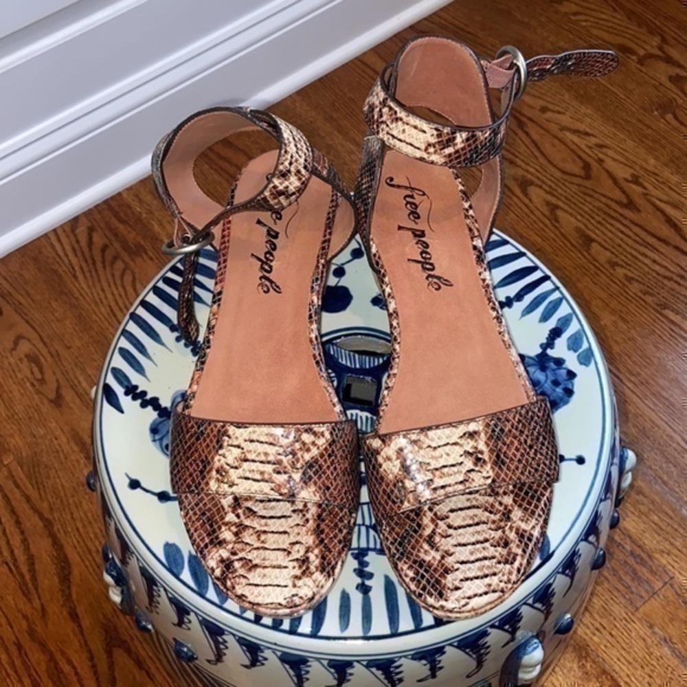 Free People Paris Flatform Snakeskin Sandal - Picture 1 of 3
